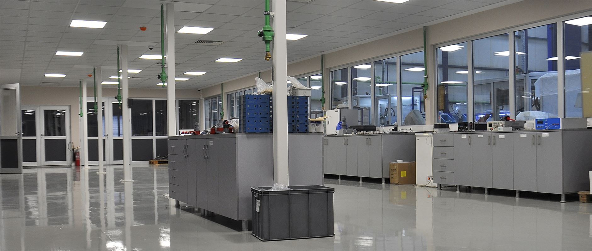 SON TEKNOLOJİ İLE DONATILMIŞ AKREDİTE LABORATUVAR