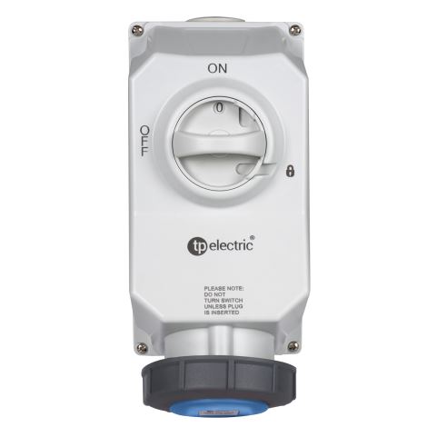 Switched Interlocked Socket